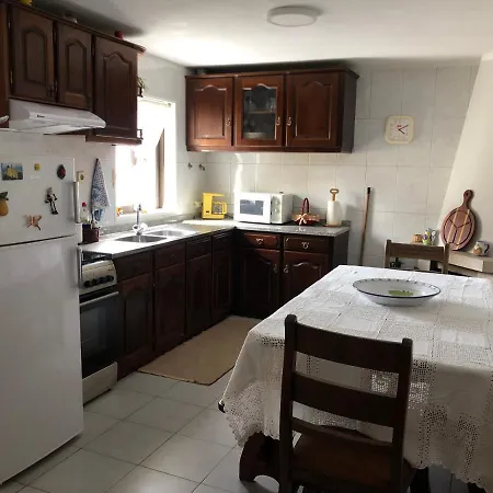 Yellow Paradela Holiday home *